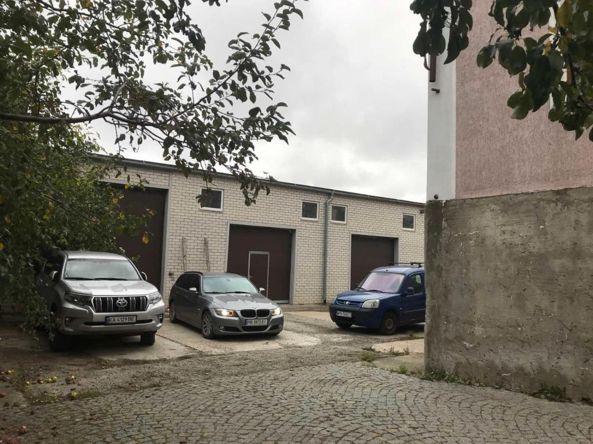 Зручне Помешкання В Центрі Міста Саме Для Вас. Berdychiv מראה חיצוני תמונה